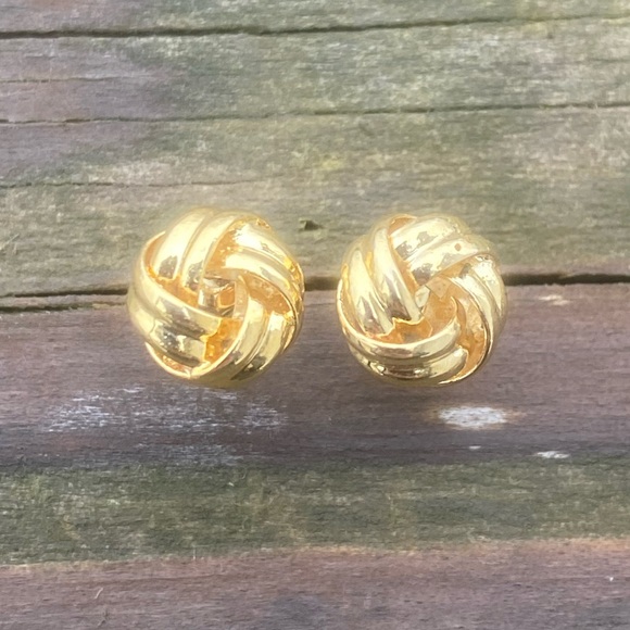 Jewelry - SOLD 💲Gold love knot stud earrings 8mm gold plated earrings